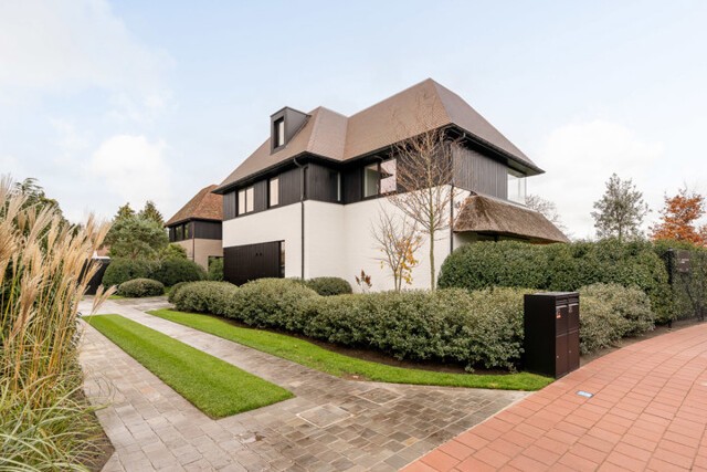 Alleenstaande energiezuinig en uitzonderlijk afgewerkte nieuwbouwvilla