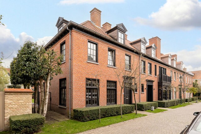 Instapklare , gemeubelde woning gelegen in Oud-Knokke vlakbij de groentenmarkt